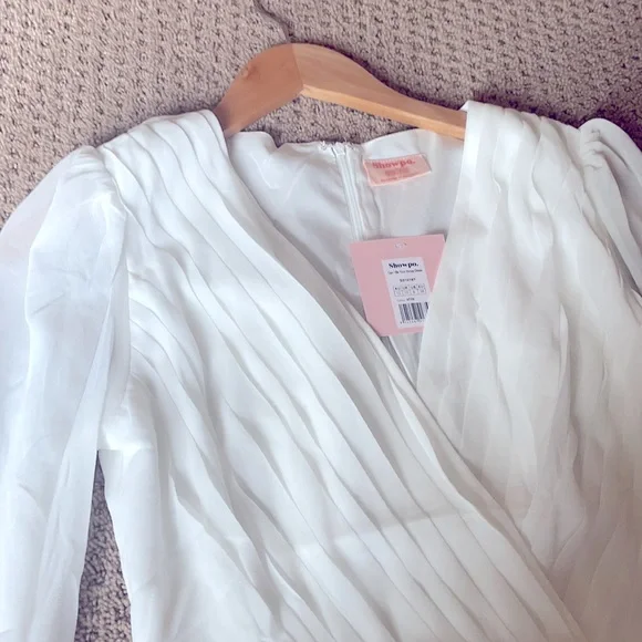 PLUNGE BALLOON SLEEVE MINI DRESS IN WHITE - Picture 3 of 9